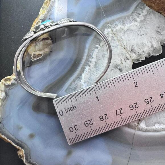 Vintage Native American Silver Oval Turquoise Decorated Split Shank Bracelet - Picture 8 of 10